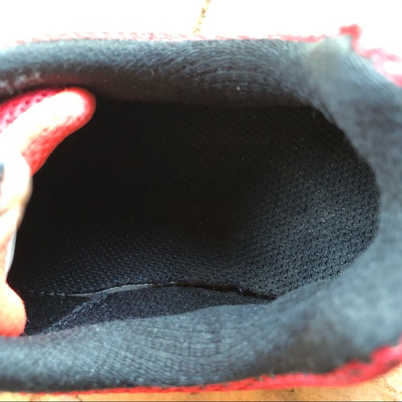 Children’s Nikes - Picture 5 of 6